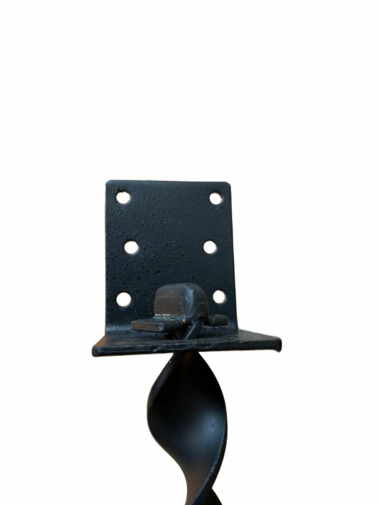 Platine d'ancrage pour fixation de terre