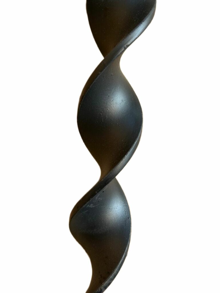 Platine d'ancrage pour fixation de terre