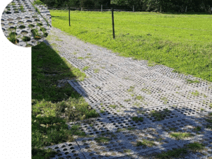 Dalle de stabilisation INB pour paddock et sol équestre – contrôle boue