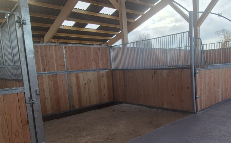 séparation de box avec grille