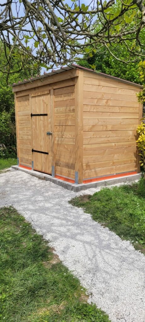 Abri de jardin LCI Cheval en bois douglas