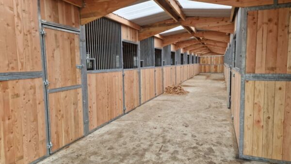 Barns en Bois Douglas et ossature métallique – Image 8