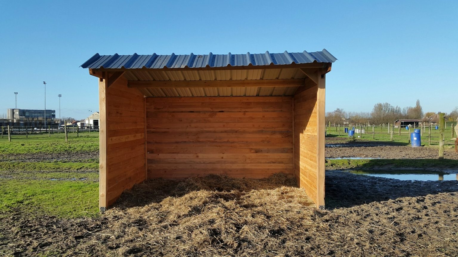 Abri De Prairie En Bois Douglas Qualit Et Durabilit abri-de-prairie-en-bois-douglas-qualit-et-durabilit