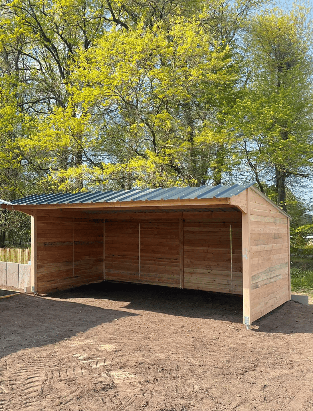 Abris chevaux, Abri bois structure lourde 3 x 9 m