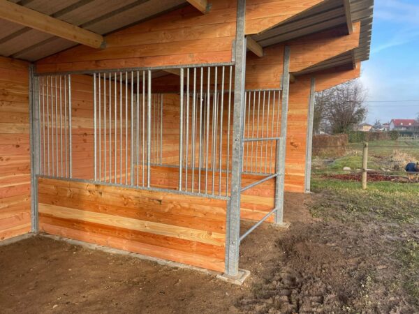 Abri 3 x 10 ECO avec râtelier central – Image 2