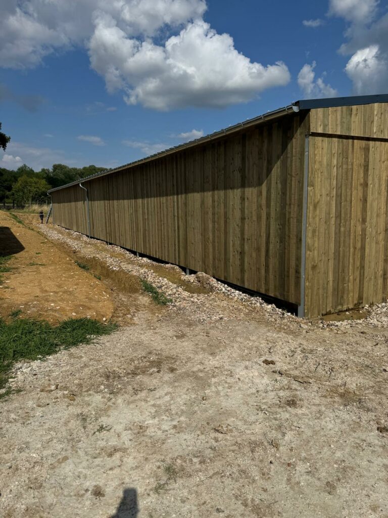 Manège équestre sur-mesure en charpente métallique