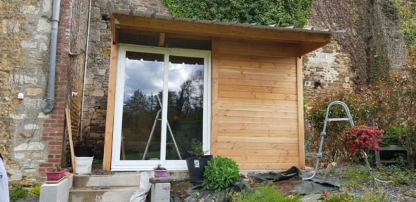 Projet de bâtiment pour un spa sur mesure en bois Douglas et métal par LCI Cheval