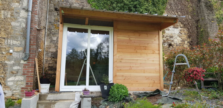 Projet de bâtiment pour un spa sur mesure en bois Douglas et métal par LCI Cheval