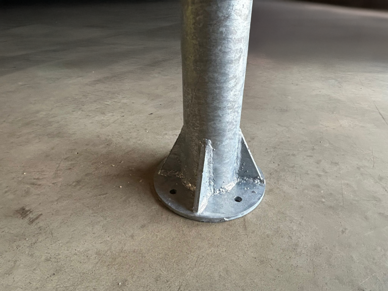 Poteau d'attache pour chevaux