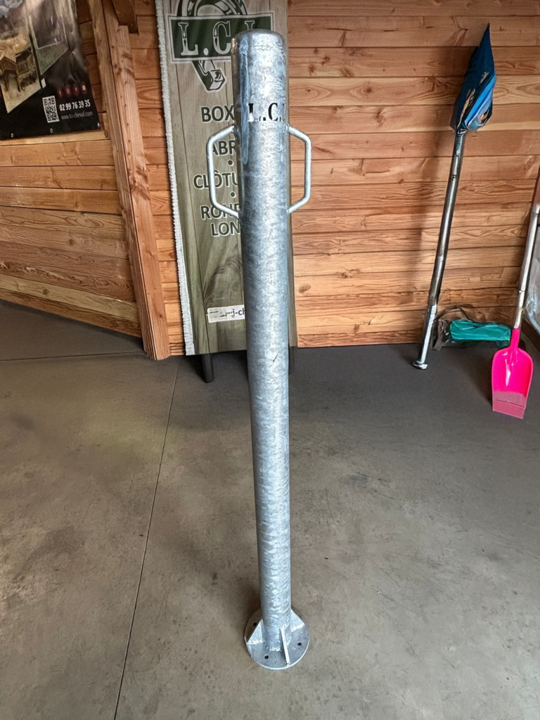 Poteau d'attache pour cheval