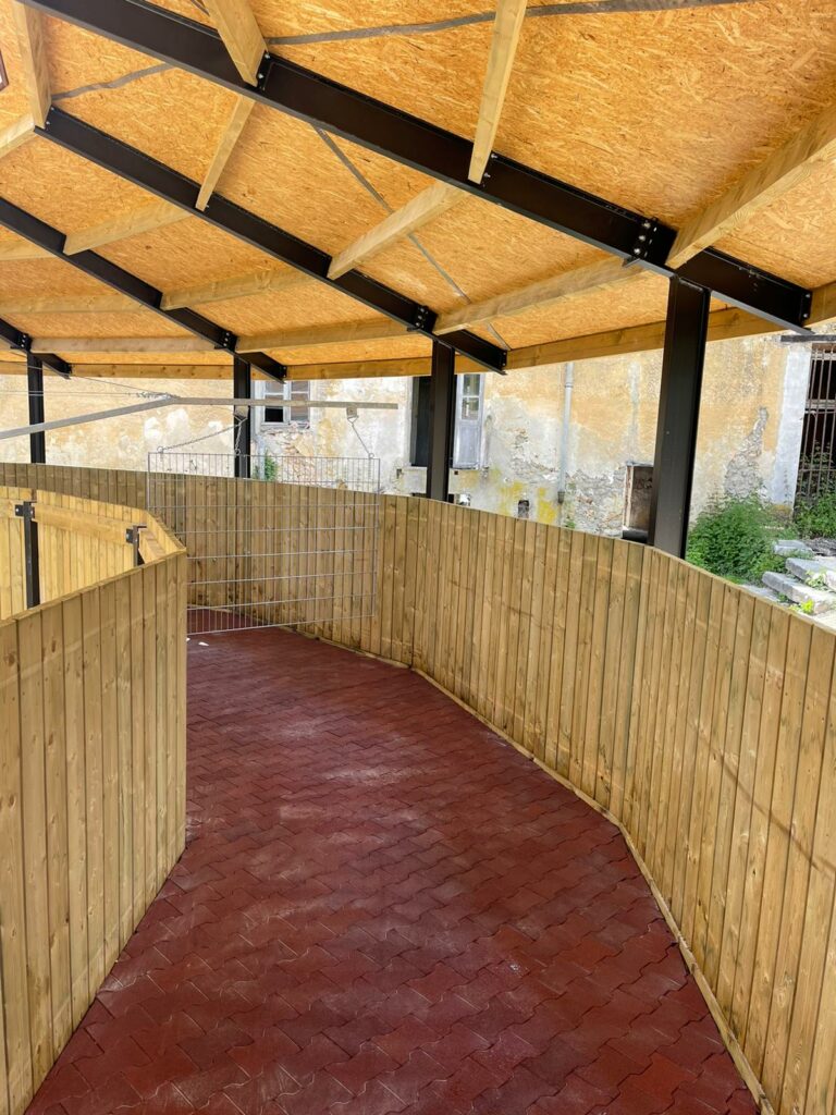 Toiture en bois personnalisée du marcheur PRESTIGE