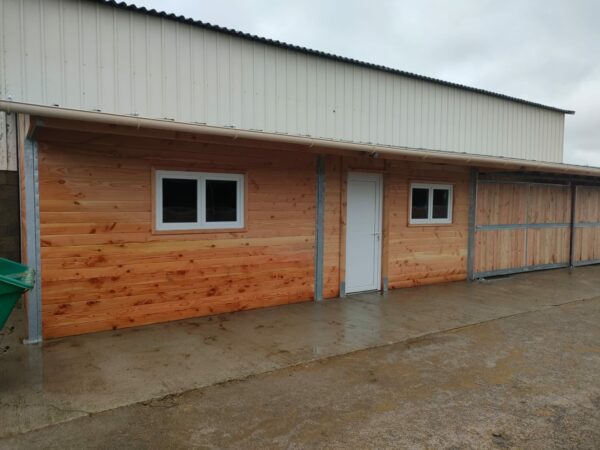 Club house sur mesure en bois Douglas 48 mm LCI Cheval