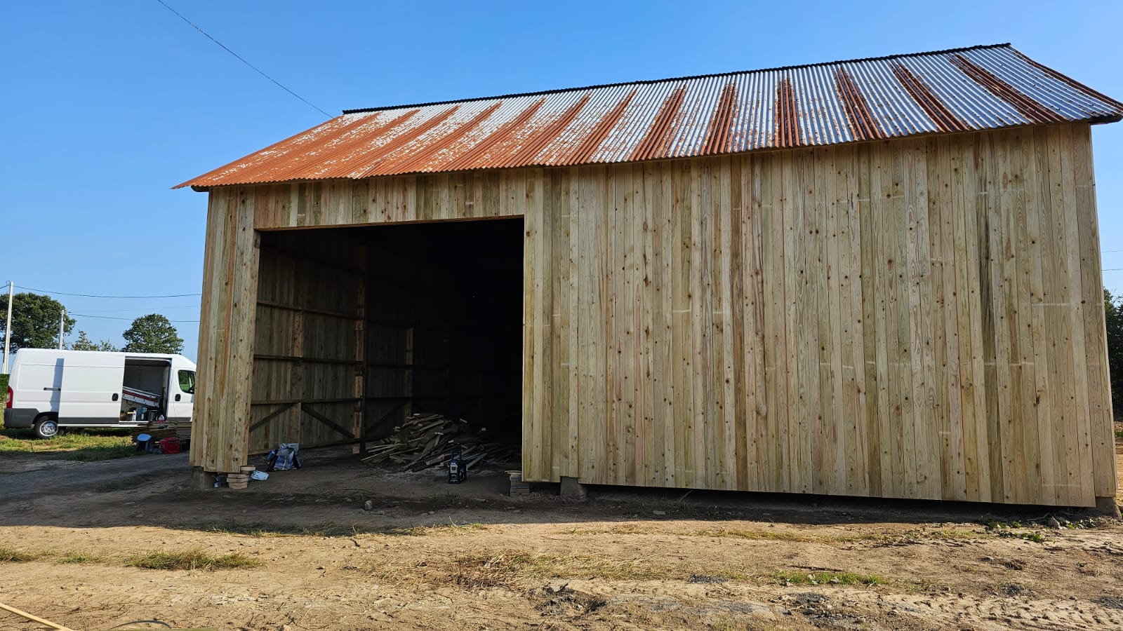 Hangar agricole sur mesure en bois Douglas par LCI Cheval