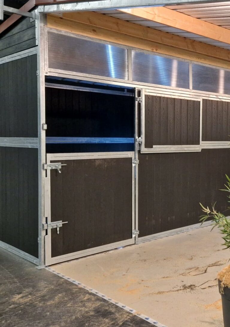 Porte de box en résine imitation bois double battants